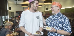 Brisbane's 'Xmas orphans' gather for lunch